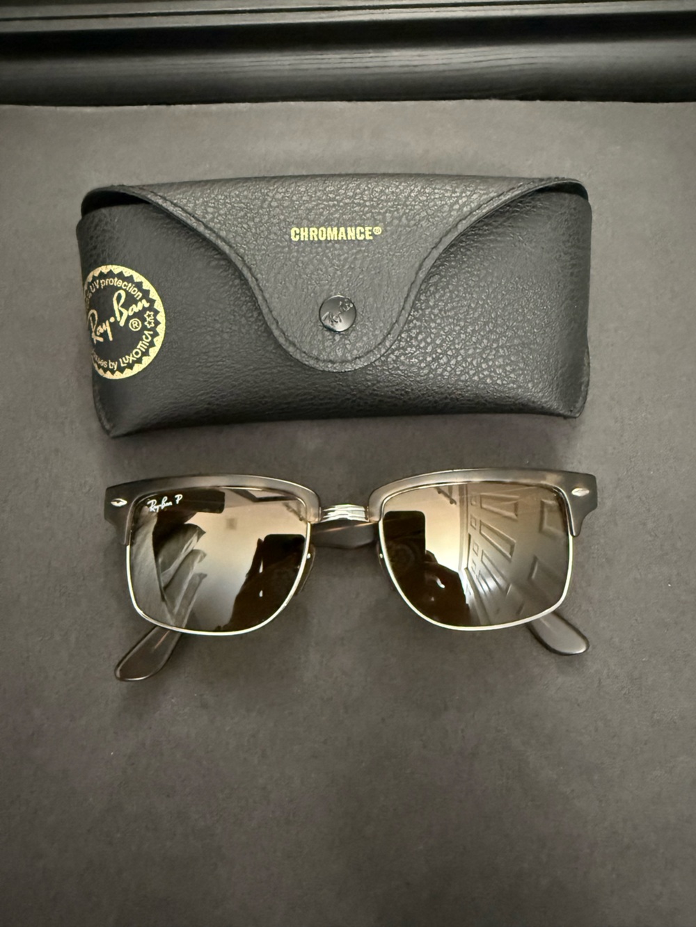 Ray-Ban Brown Gradient Lens Sunglasses with Black Case